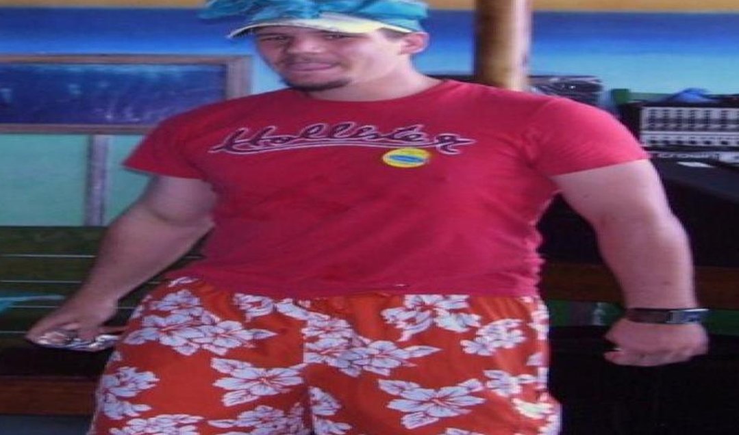 davixanders's tweet image. たまににオフィスでヘアケアする 🥴