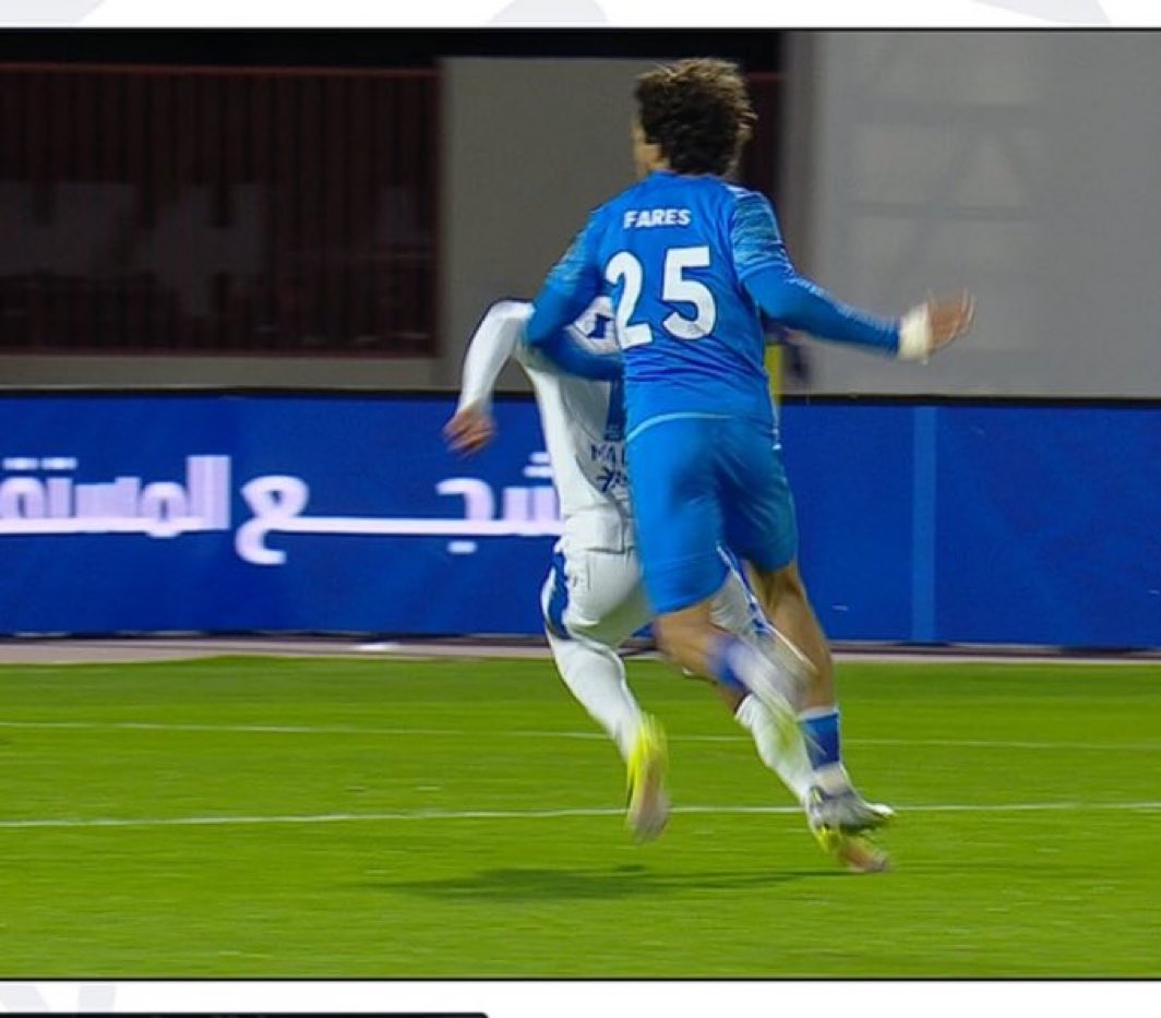 🚨🚨🚨🚨🚨🚨🚨🚨🚨🚨🚨🚨🚨

الحكم الدولي السابق سعد الكثيري:

الواجب طرد لاعب نيوم فارس عابدي في الدقيقة 68 بعد اعاقة مهاجم الهلال مالكوم ومنع من تسجيل فرصة هدف محققة 

😅😅😅😅😅😅😅😅😅😅