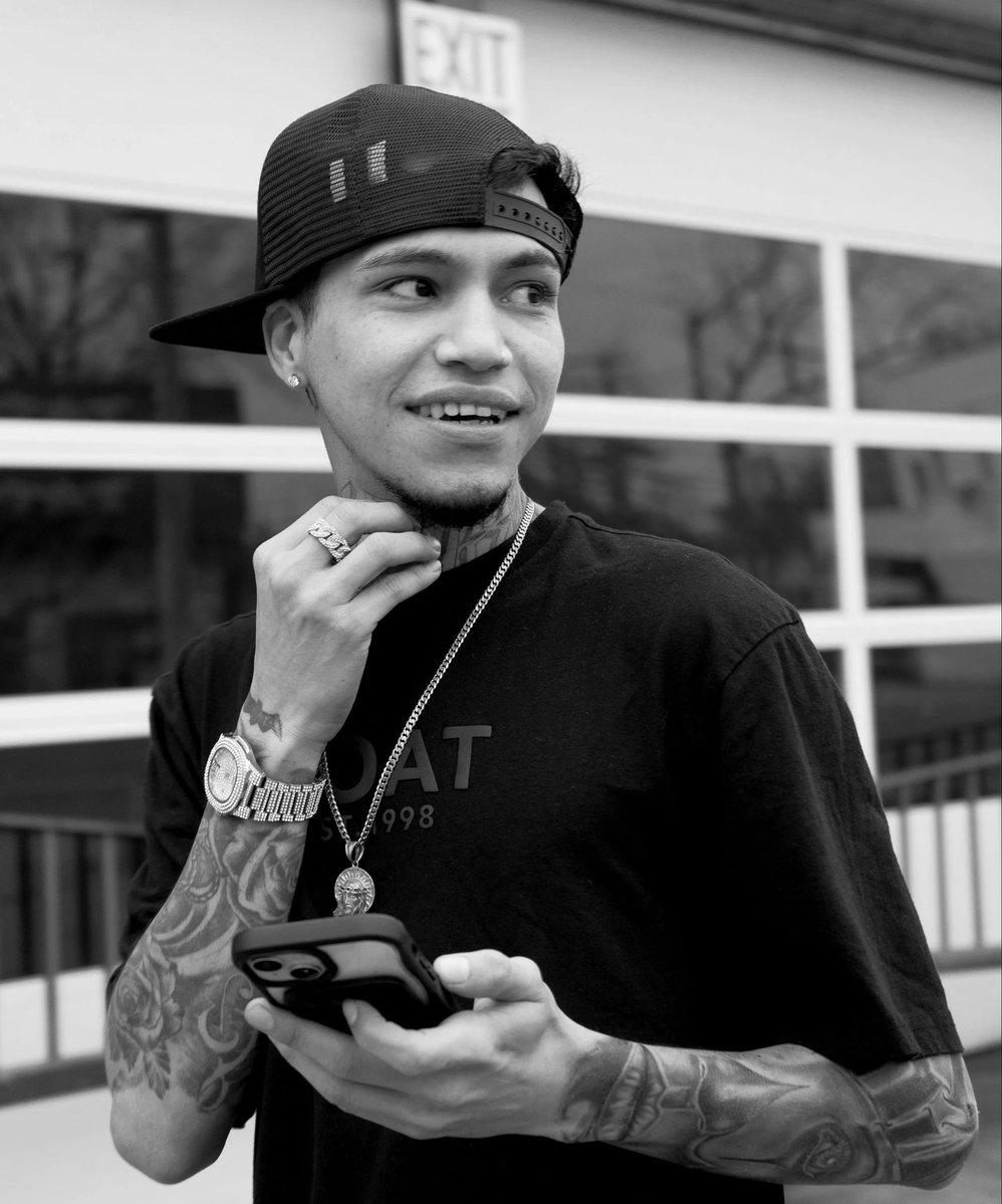 jpgechele's tweet image. En Venezuela vamos a prohibir que nuestros jóvenes se vistan así…

🇺🇸🤝🇻🇪