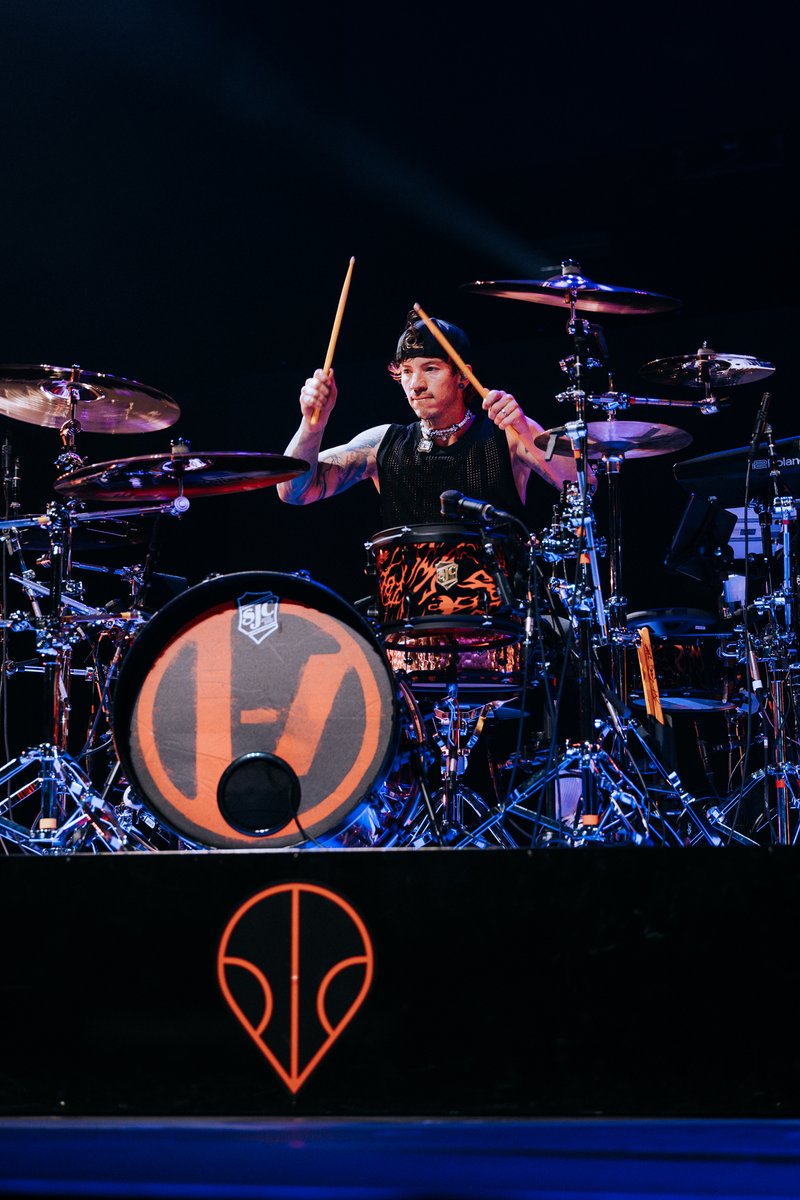 iHeartRadio's tweet photo. Lyrics screamed. Voices gone. Worth it. 🤘🎸🥁

Twenty One Pilots |-/ at #iHeartALT2026 🔥 https://t.co/nkSl9HCPSA