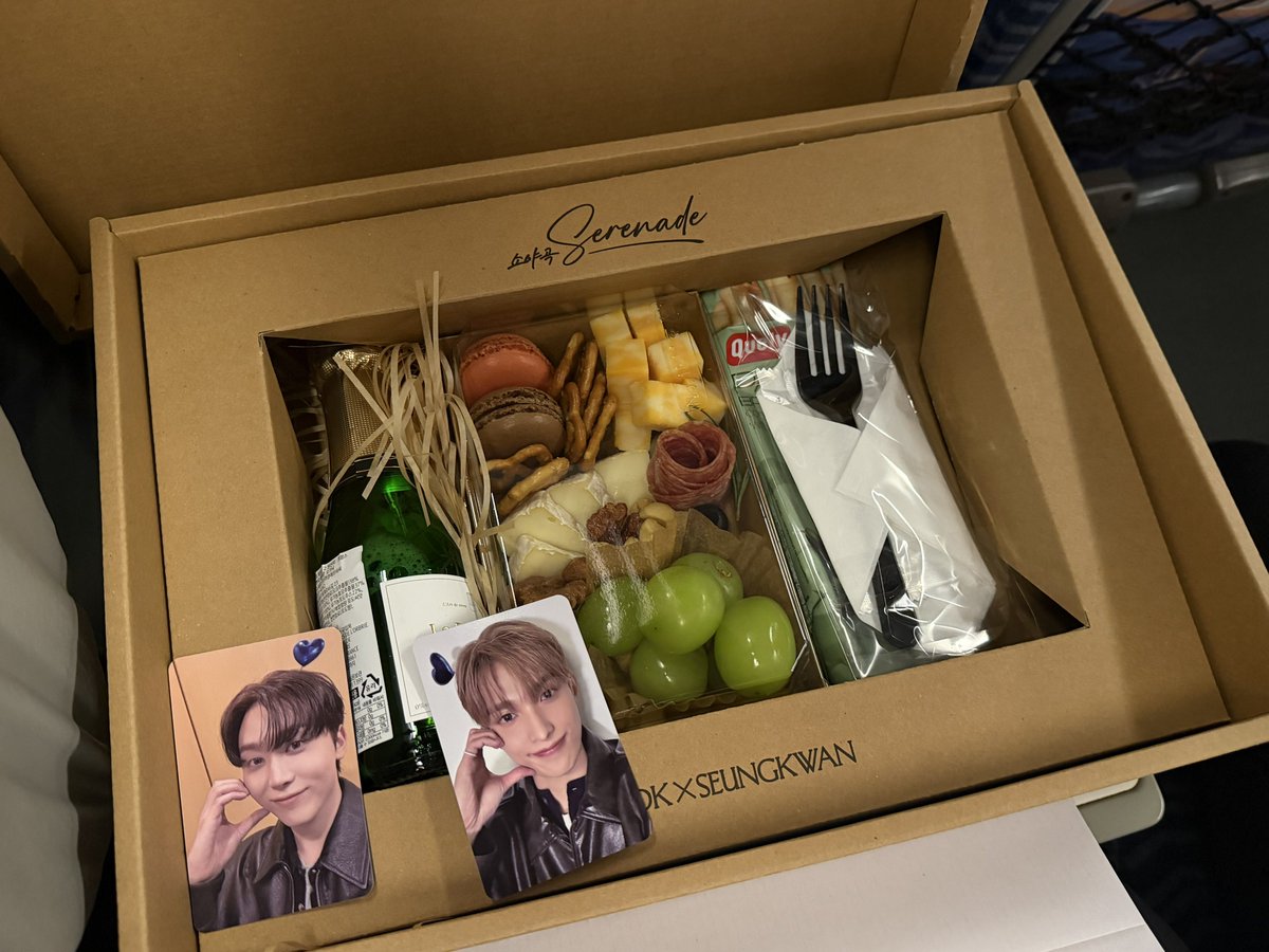 499 뽑아도 울지않으리 다짐하고 갔는데 이게
왠걸ㅠㅠㅠ 진짜 좋았다.. 재즈바 세트는 내일 먹을게유 행복한 하루♥