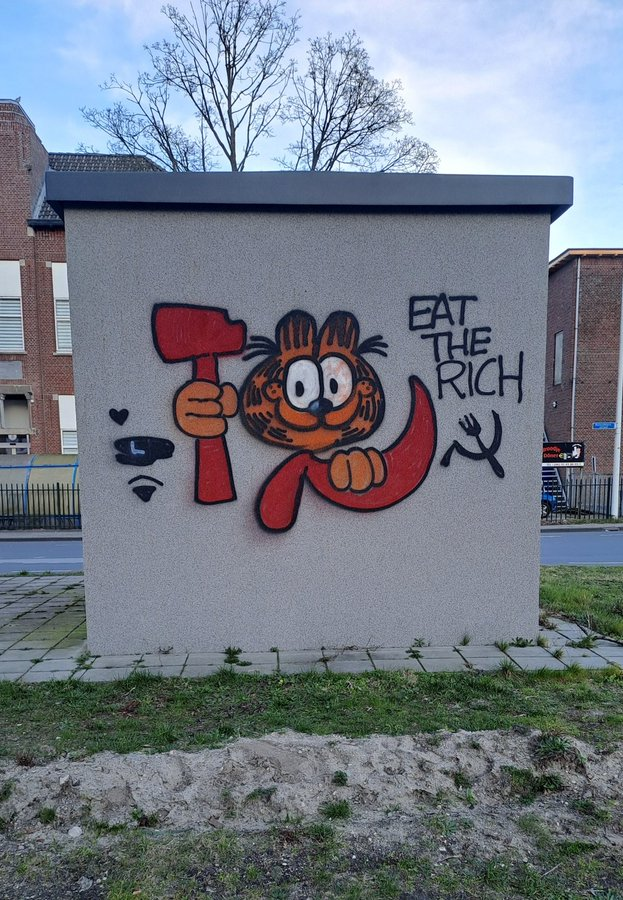 ultras_antifaa's tweet image. "Eat the Rich"