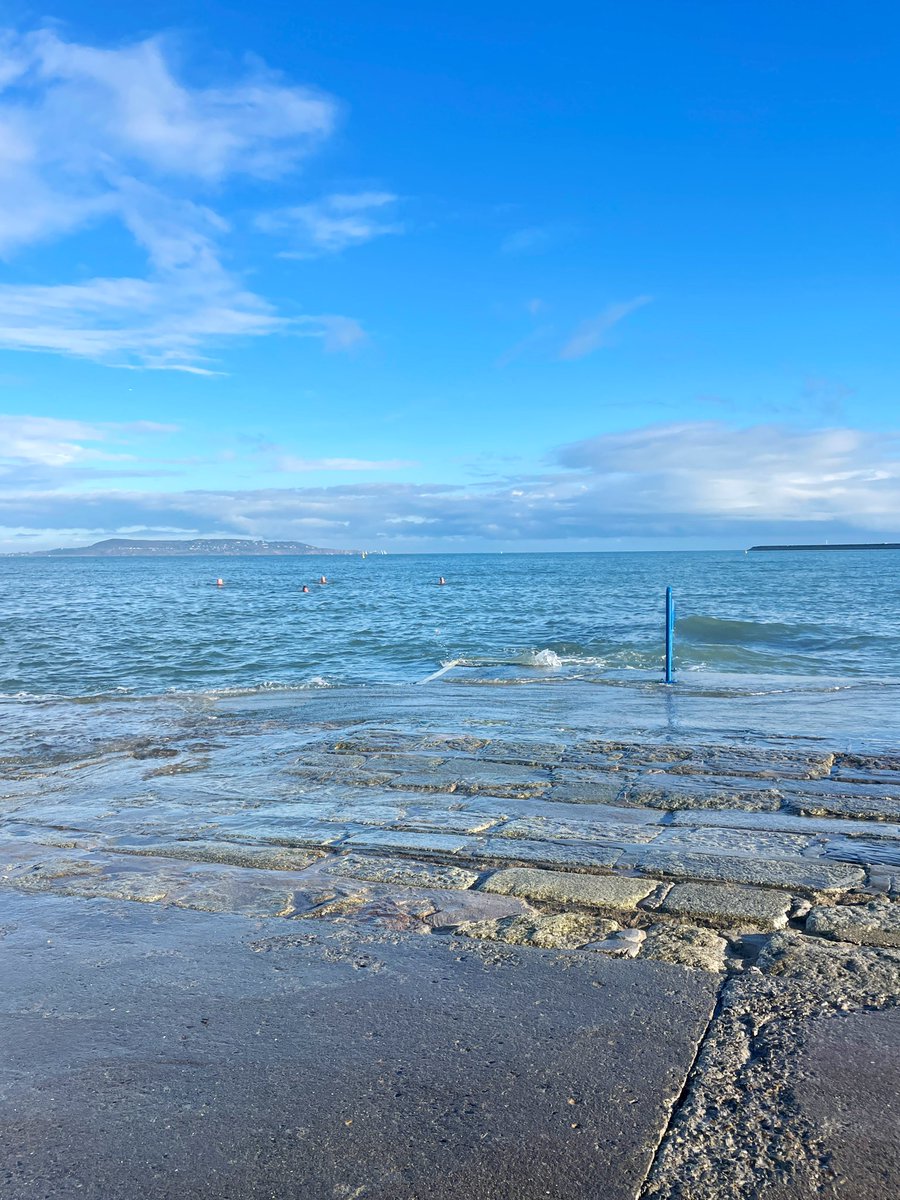 lindabrennan223's tweet photo. A beautiful morning in the water and by the water #Seapoint #westpier #100daysofwalking #seaswimmer #vitaminsea https://t.co/jm8ybBS1VJ