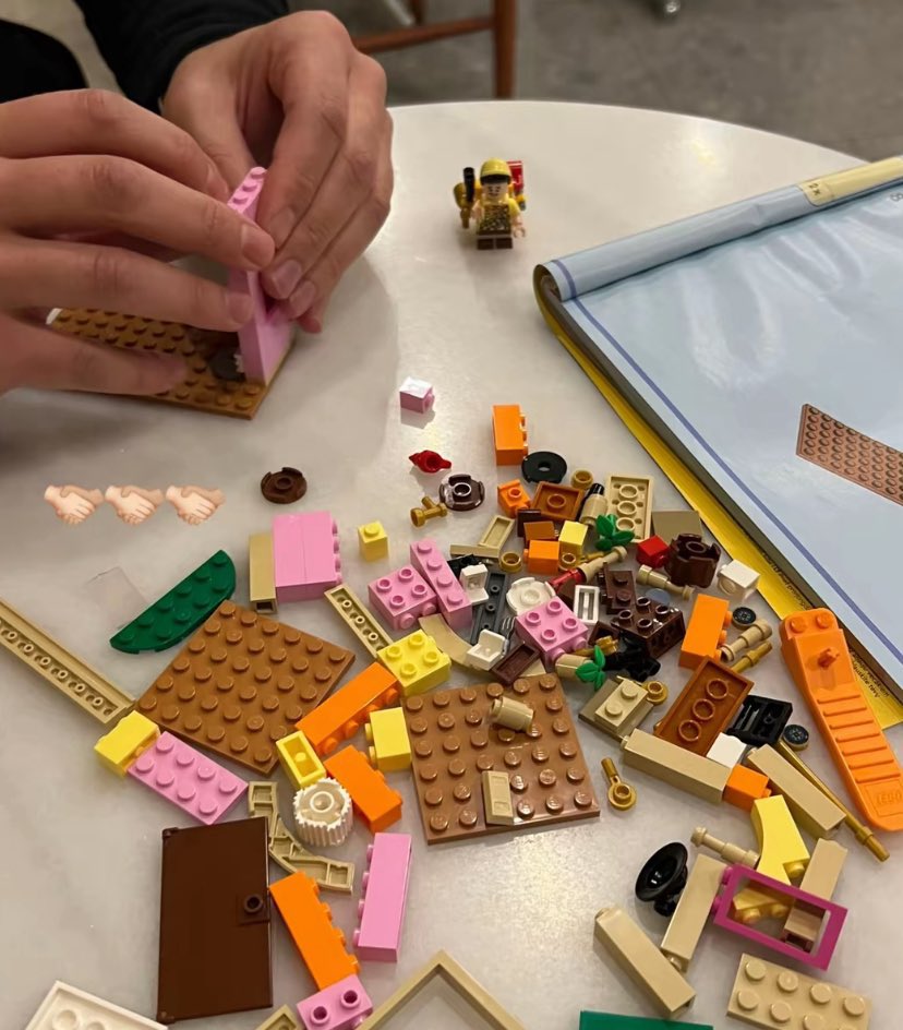 alyareckles's tweet photo. Manitayla lego ev yapma işi.. https://t.co/tkad7AZHSr