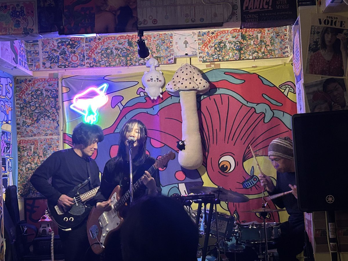 阿佐ヶ谷
mogumogu

mogurumoguru
うすらび
サヨ族

サヨ族は時間の都合で観られず
音楽愛に溢れたライブでした