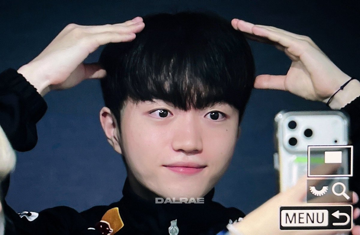 LOLdalrae's tweet image. 260118 팬미팅 #케리아 #Keria @T1keria
아는 강아지 중에서 제일 착하게 생김