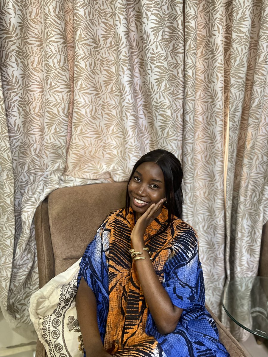 _debbie's tweet image. Sunday ootd ✨