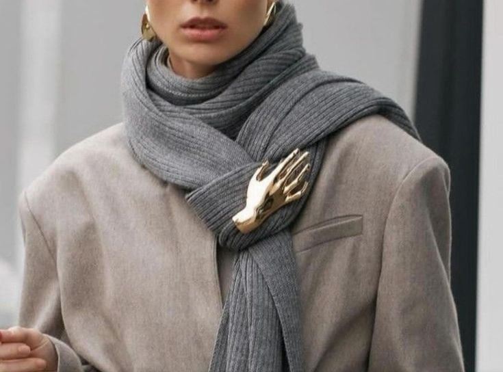 OUR OBSESSION WITH CELEBRITY CULTURE HAS KILLED OUR PERSONAL STYLE
What happens when we parade people who cannot dress