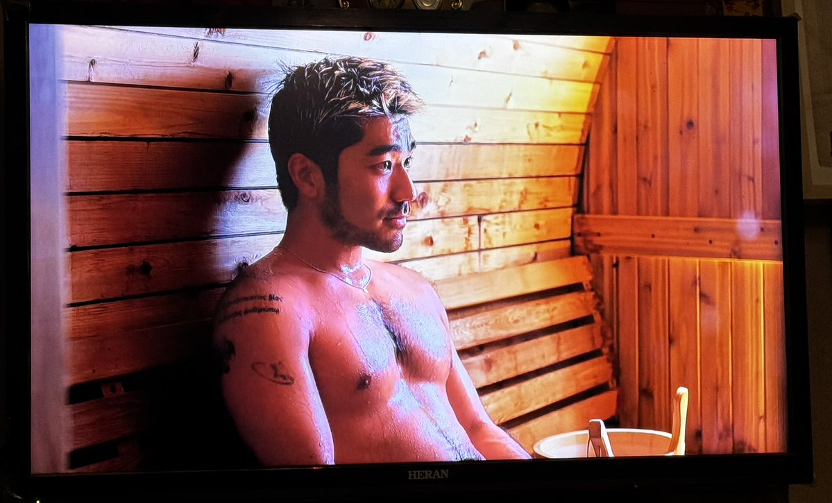 Jobu 真的好優，有胸毛又有肚臍毛