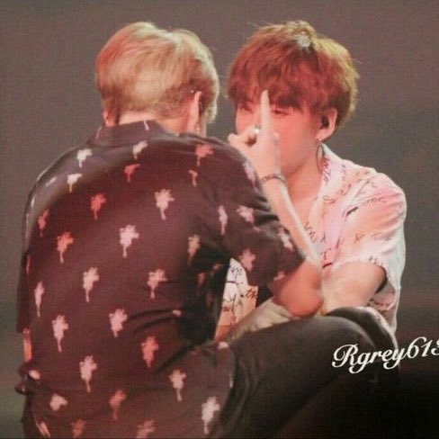 bestcouplejkjm's tweet image. manila kavgasını bilmeyen armyler varmış kxkx keşke bu olay bizim hayal ürünümüz olsaydı da sizin jikook’tan bihaber oluşunuz ortaya çıkmasaydı.. işte bu çok kötü