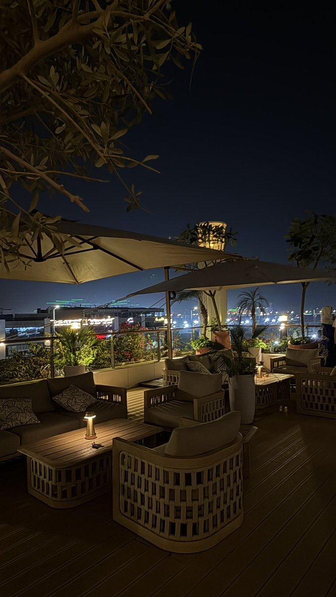 يابعد حيّ الأماكن ويابعد حيّي
                          انا..
#مساء_الخير_والسعاده 
#فضفضة_مشاعر