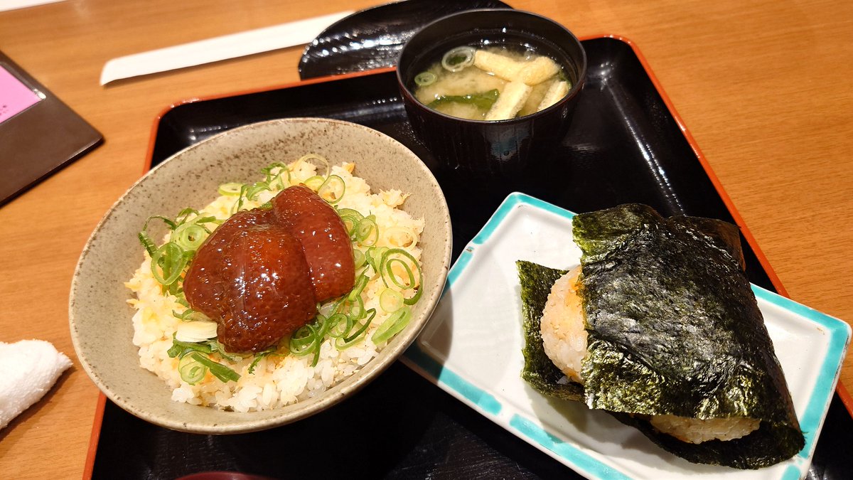 約一年ぶりに鳥取ぽかぽか温泉♨
硫黄泉が普通の湯に変わっていたのが残念…

料理は相変わらずレベル高い!
琴浦サーモンのはらこ飯
途中で出汁を入れてお茶漬けにして食べると更に美味い🤤