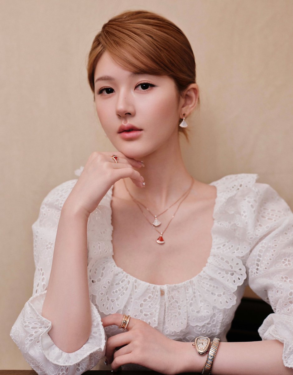 ForCdrama's tweet image. 🍉 #ZhaoLusi #ZhangLinghe will make a joint appearance at BVLGARI event in Shanghai at the end of January.