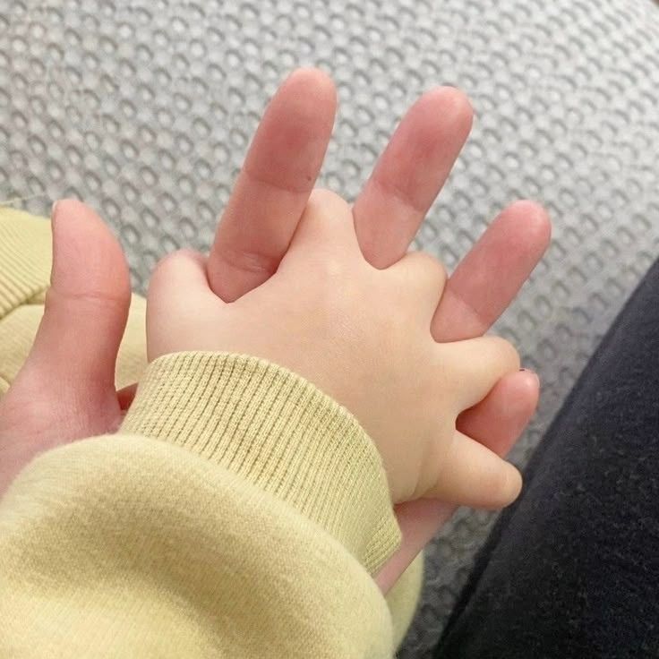 hongjay09's tweet image. #PondPhuwin mini au 

Onde Phuwin pensava que seu ex namorado nunca descobriria seu segredo.