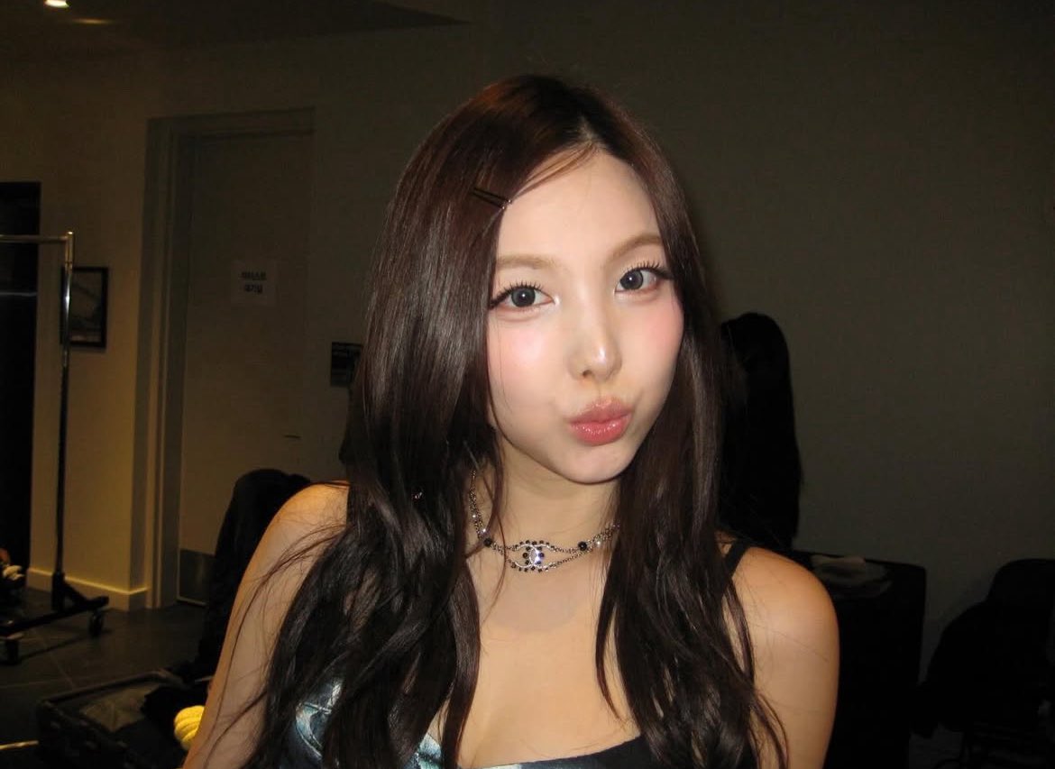 pinkdoggo29's tweet image. 260118🐰📸 

NY via @. bit.boot_haeram (makeup artist) 

“Seattle day2🖤 @.nayeonyny” 

#NAYEON #TWICE #트와이스