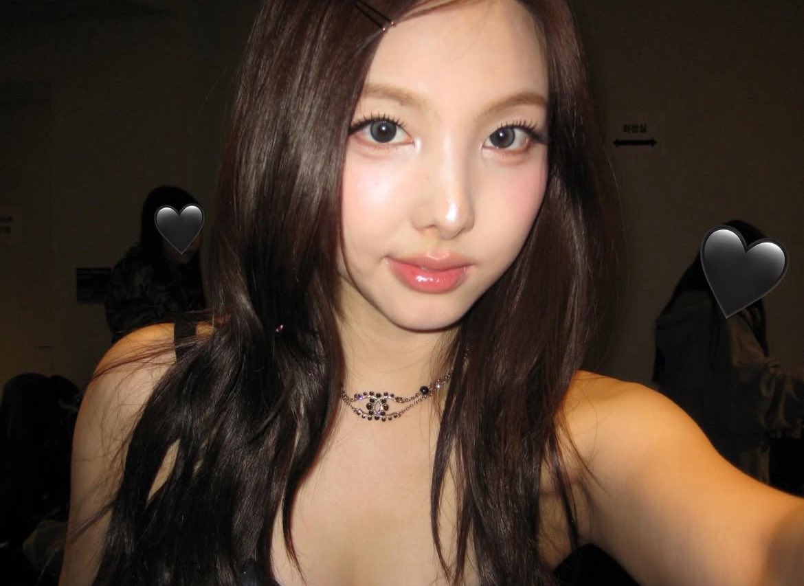 pinkdoggo29's tweet image. 260118🐰📸 

NY via @. bit.boot_haeram (makeup artist) 

“Seattle day2🖤 @.nayeonyny” 

#NAYEON #TWICE #트와이스