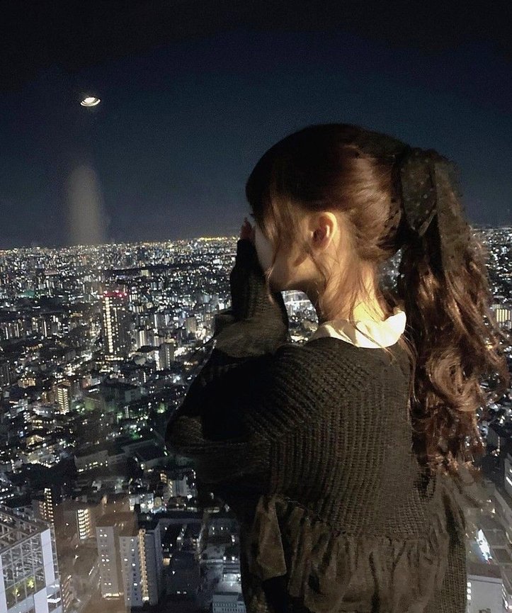 BOJOSKA's tweet image. 友達と公園でピクニックした
天気も良くて最高の一日 👩‍🦽