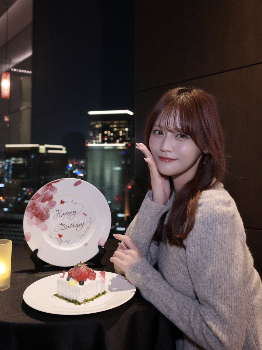 25歳の誕生日を迎えました！🎂

いつも沢山の方に
支えていただき本当に感謝しています

この1年も、
皆様と一緒に素敵な日々を過ごしたいです✨

さぁ！最高の１日にするぞ〜！
