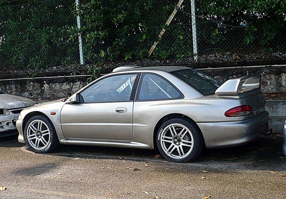 KK4_660cc's tweet photo. ProdriveはインプレッサのWRカーを製作した同時期にプロトン プトラのWRカーも製作してたもんなぁ
結局走らなかったけど
プロトン プトラのベースは三菱のミラージュ アスティ
Prodriveは同時期にライバルのWRカーを製作したのも同然
エアロもインプレッサのWRカーにそっくり https://t.co/8mA9xhmIi4
