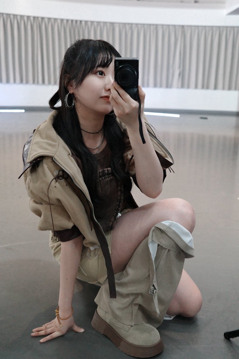 排他的ファイター
 谷崎早耶ちゃんポジションで踊りました！

さややん手足がとっても長くてダンスが美しいので私も手足をうーーんと伸ばして踊りました！
是非ご覧ください♡

 #ノイミー 
 #排他的ファイター
 #踊ってみた 
 #ノイライ