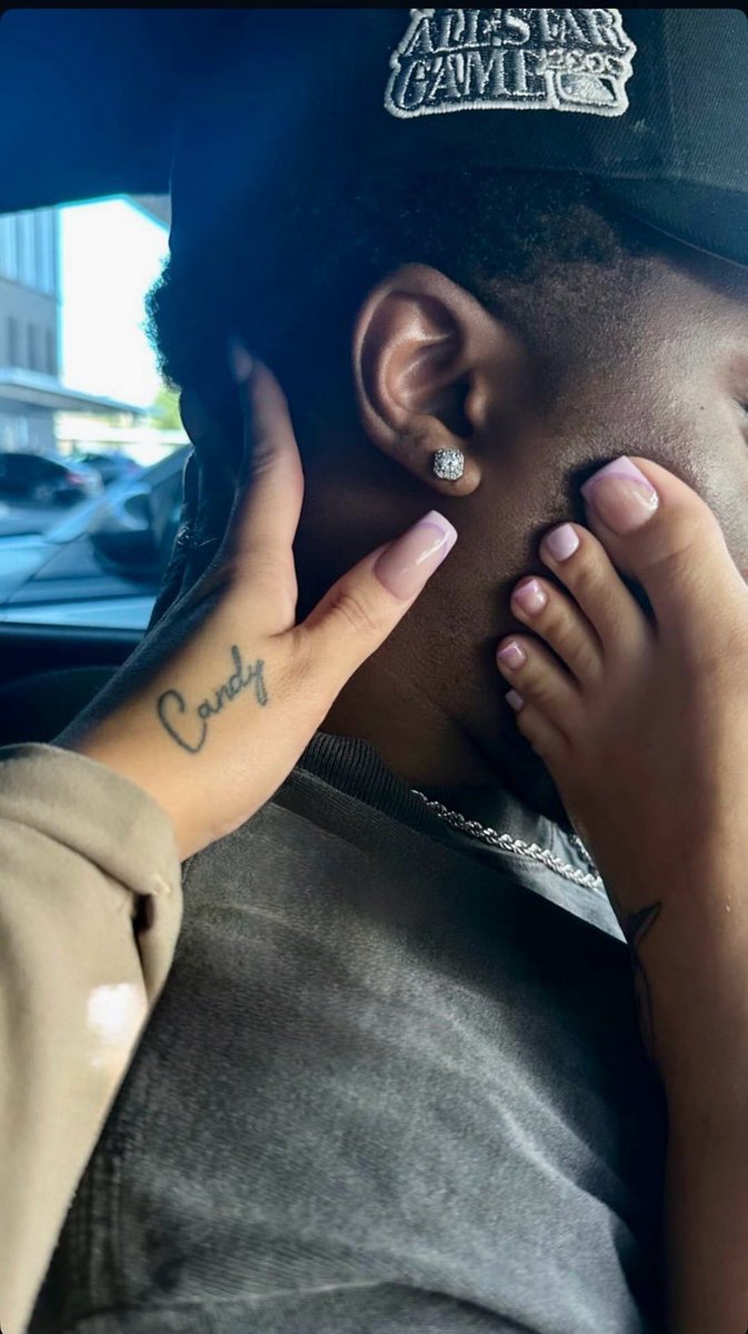 be_like_ice's tweet image. Immediately after her nails appointment &amp;gt;&amp;gt;&amp;gt;