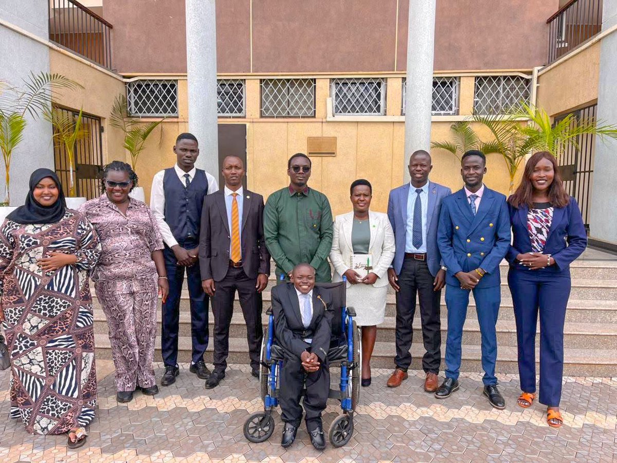 Essy Okenyuri tweet media