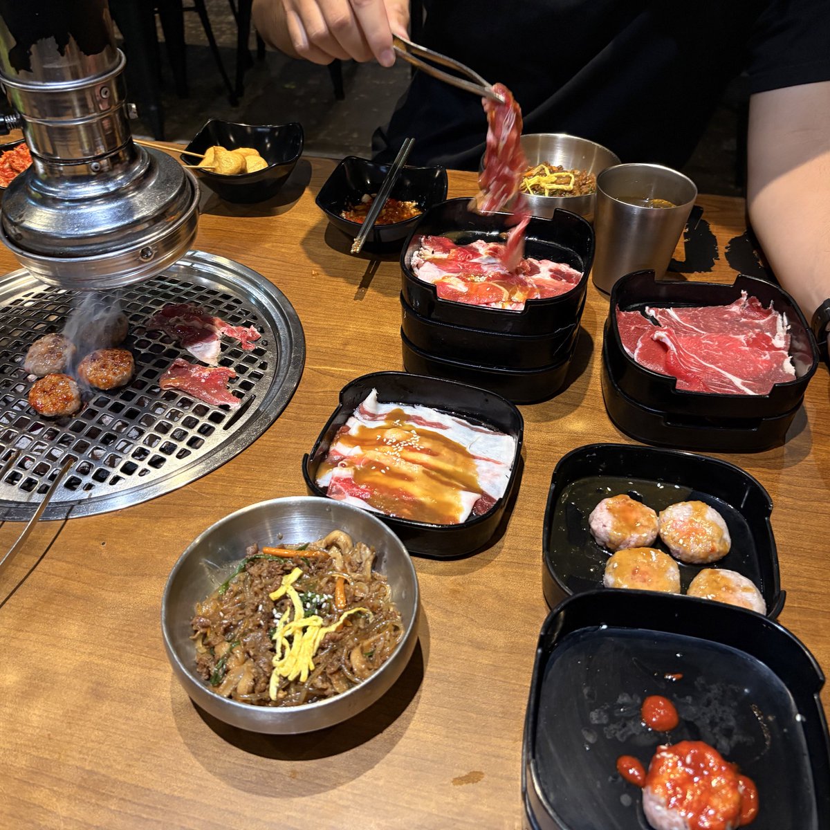 junjitil's tweet image. matching bracelets and now we’re official 🤍