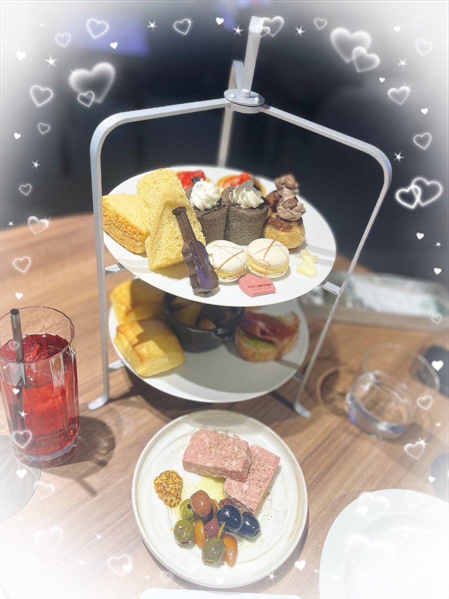 今日は銀座行ってきたー！
YAMAHAのカフェのアフヌン美味しかったな〜💕
時間短めだけど、量も甘さも丁度良かった☺️セイボリーも美味しいし多めで嬉しい🎶
お茶だけでなくジュースも美味しかった😋