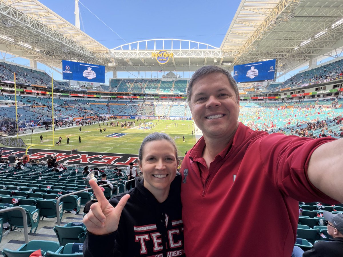 CoachHerendeen's tweet photo. Kicking off season 4 in Raiderland!
#1DayBetter https://t.co/GgmHvSWv9c