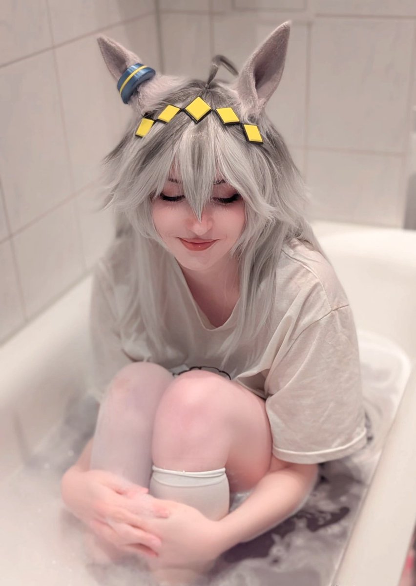 I got more Uma cosplays on my wishlist 

throne.com/mooncakeannie