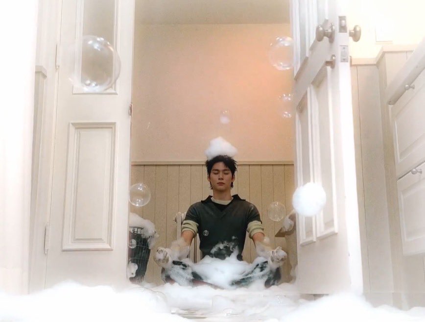 EUNSEOK_TH's tweet image. Levitating song eunseok 💆🏻‍♂️