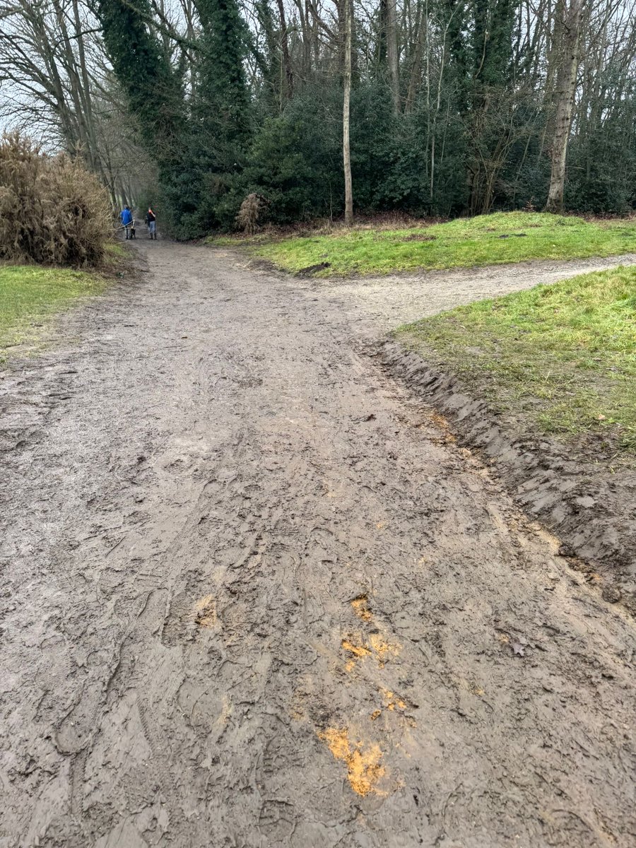 Course closed today so took an opportunity to do some work on the course. First 2 photos are before followed by after. Thanks to Gary, Tony and Rachel for giving up their Sunday morning.  A good job!