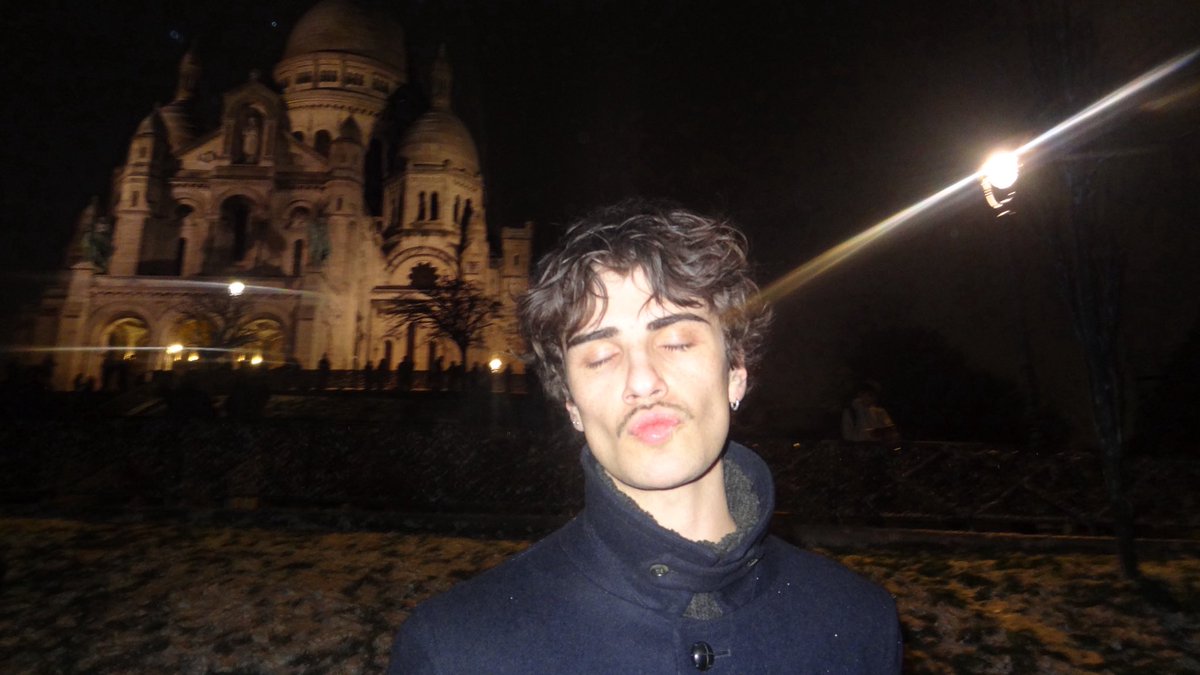 1_need_d0llars's tweet image. Janvier à Paris