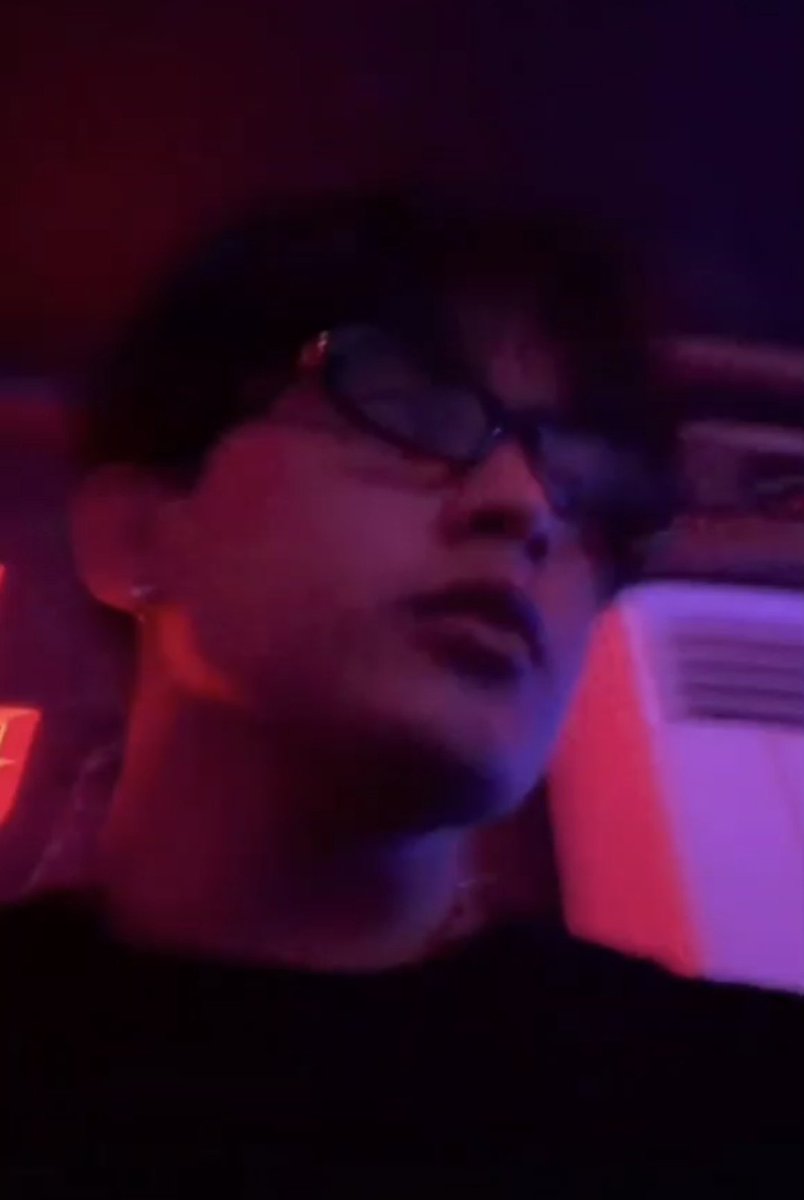 paano pa kung hatiin natin yung 0:01 second:

😭😭😭😭