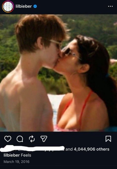 porqueTTarg's tweet image. "Like"

Por el "me gusta" que dejó Justin Bieber en la publicación de una fan.