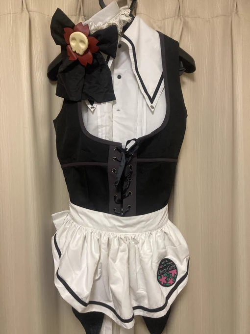 昨日のアレ。あったよー衣装!

ネクタイと襟の先端にかけるチェーンが行方不明だけど、それくらいは自作で余裕。

またオトスキのユキやりてえなぁ。

あとはサイズ。この衣装女性Lサイズで、ユキコスしてた時はブカブカだったけど、今は入りますかね…()

思い出の衣装。これも捨てられないなぁ。 