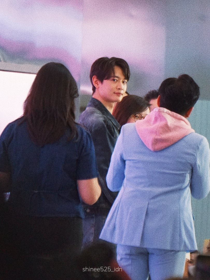 datang lagi ya🙂‍↕️ <a href="/SHINee/">SHINee</a>