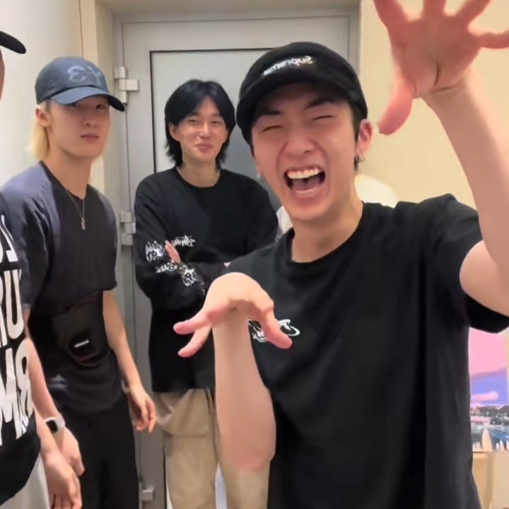 GETTING READY                    TO MAKE HISTORY