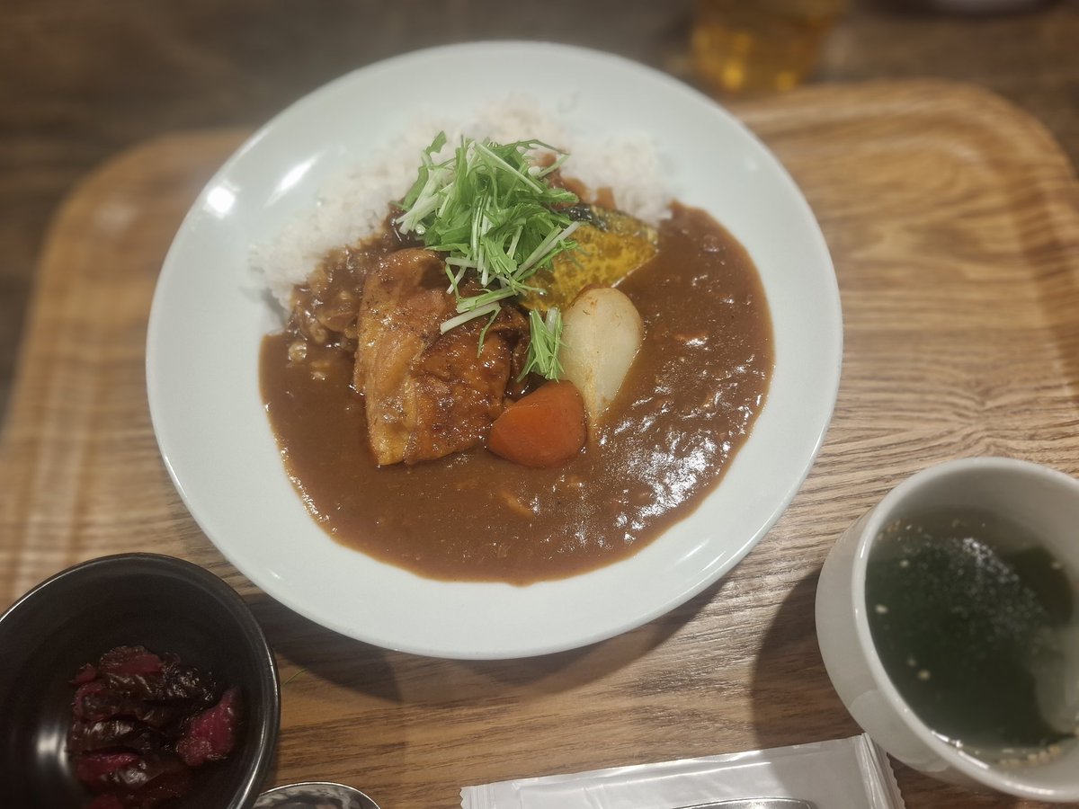 ｿﾛﾗﾝで永遠にｺﾞﾙⅡとⅢを
さ迷ってたけど
旦那さん氏とMさんとやって
なんとかⅡの中の上🐻🔥💮

そしてｶﾚｰのけんちゃんは
やはり最強🐻
ただﾗｲﾄで少なめにしても
苦しくなる胃におこです🥲笑