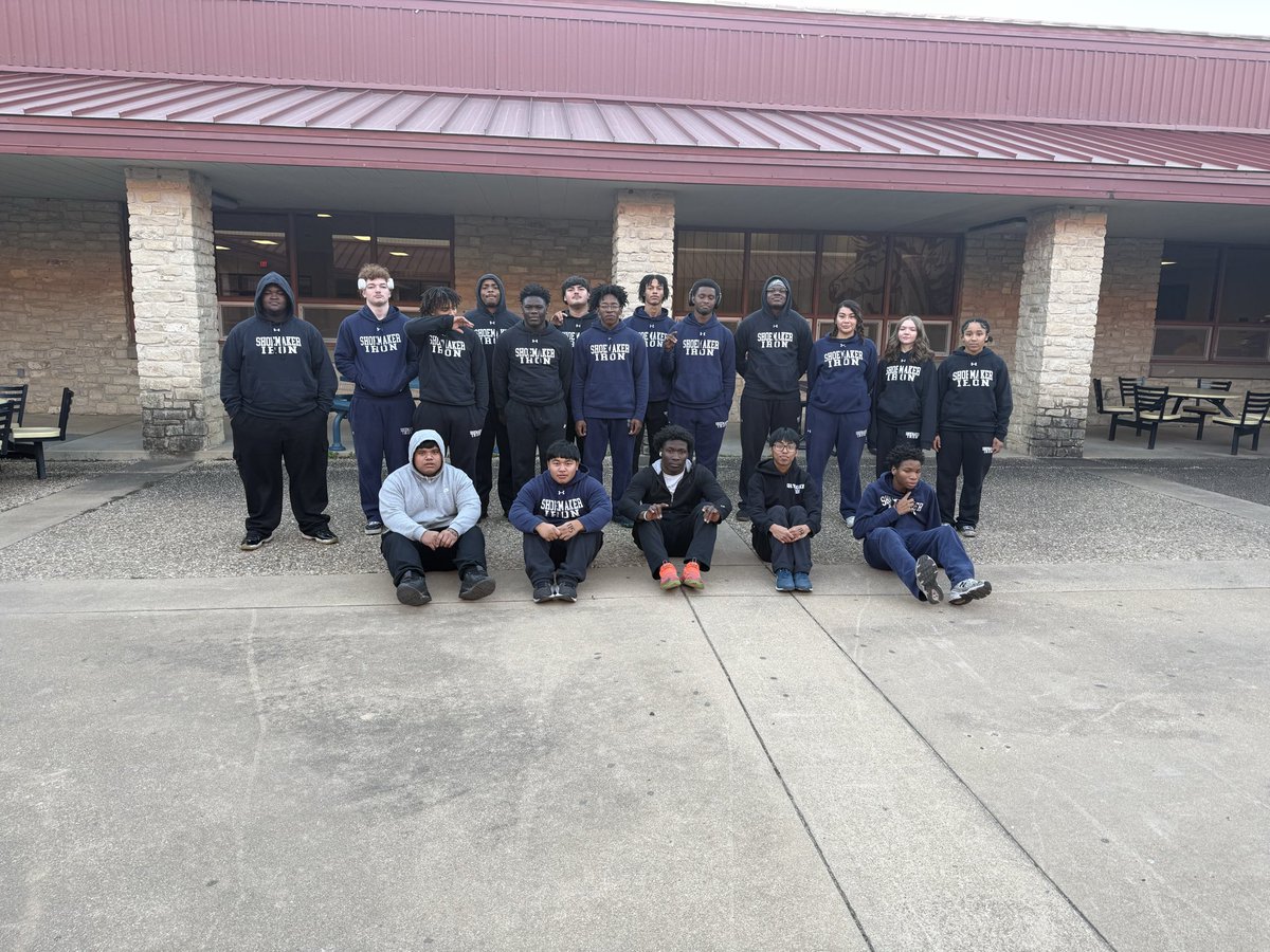 coachrlocks's tweet image. The Shoe Powerlifting squad showed up to Marble Falls ready to put in work