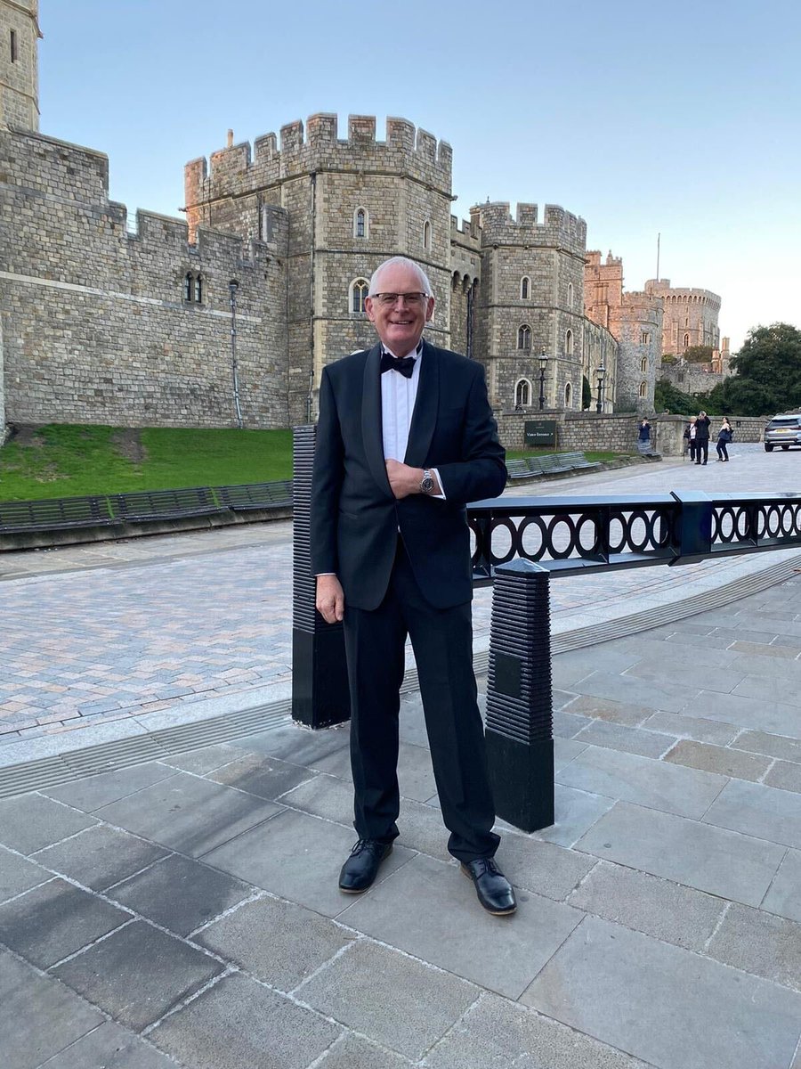 I'm 58.

In my 20s I was broke, bullied by my boss in a soul-crushing 9-5.

Now I make $100k a week, run a YouTube channel with 7M+ subs, and travel the world.

These 5 habits changed my life around: