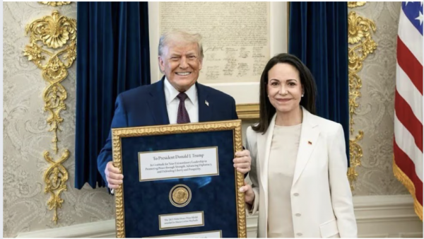 AjuaaNoticiasMx's tweet photo. Trump incluyó a Machado en su estrategia política para avanzar en la transición democrática de Venezuela https://t.co/vjGpbQPlUm https://t.co/btLDH8H6lF