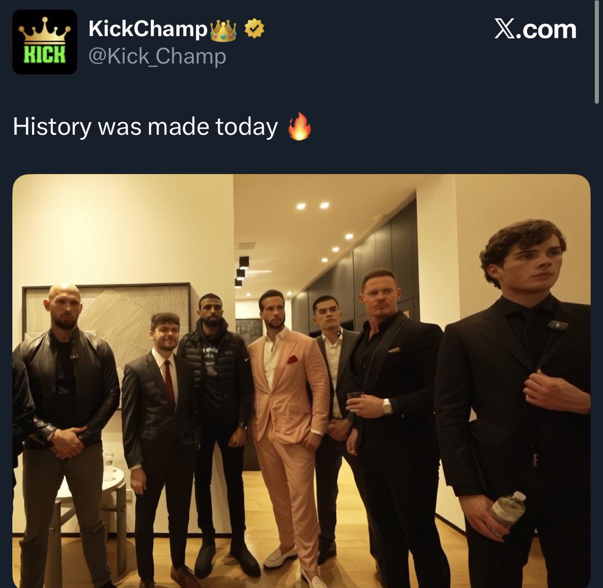 NataliaAntonova's tweet image. Historic game of cock, paper, scissors 🙏🏻