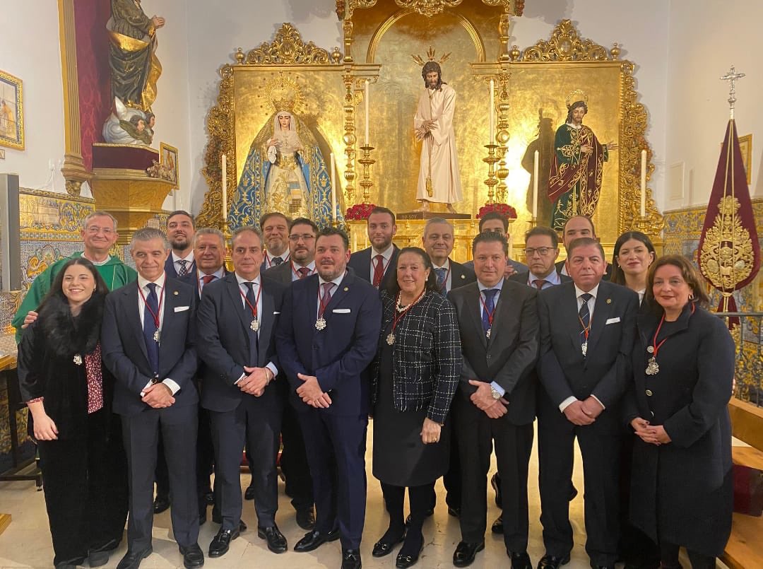 HdadSanGonzalo's tweet photo. TOMA DE POSESIÓN | El día 17 de enero, Gonzalo Pérez Oliver, como Hermano Mayor, y los miembros de la Junta de Gobierno han tomado posesión.

Que Ntro. Padre Jesús en Su Soberano Poder ante Caifás y Ntra. Sra. de la Salud les iluminen en este nuevo mandato. https://t.co/r39ileNOse