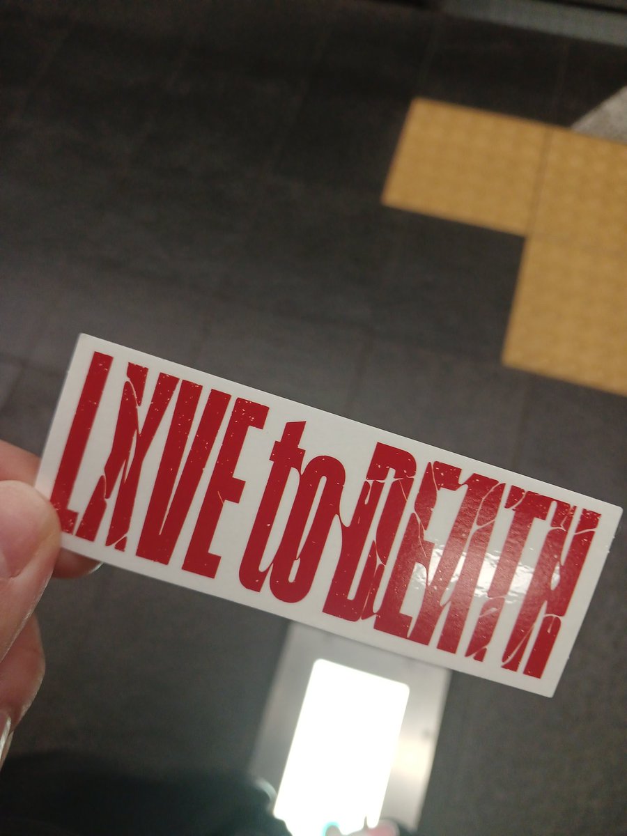 bfnotbff's tweet photo. 260119 너트 30 페스티벌 상상마당에서
해당 스티커 떨어트리신 분 찾습니다!!
얼떨결에 주웠는데 굿즈 같아서요
혹시 찾는 분 계실까 싶어 올려봅니다🥹
앞줄이엇어요... https://t.co/Vz79MqpCKW