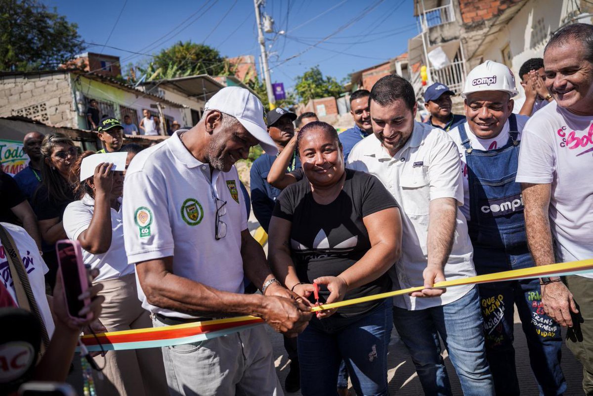 GobDeBolivar's tweet image. En Las Delicias dejamos el barro atrás 💪🛣️

La primera calle #COMPI del 2026 ya es realidad en el barrio 9 de Abril de Cartagena: 90 metros de pavimento, andenes y bordillos que hoy se traducen en seguridad, movilidad y calidad de vida para todos los habitantes de este sector.