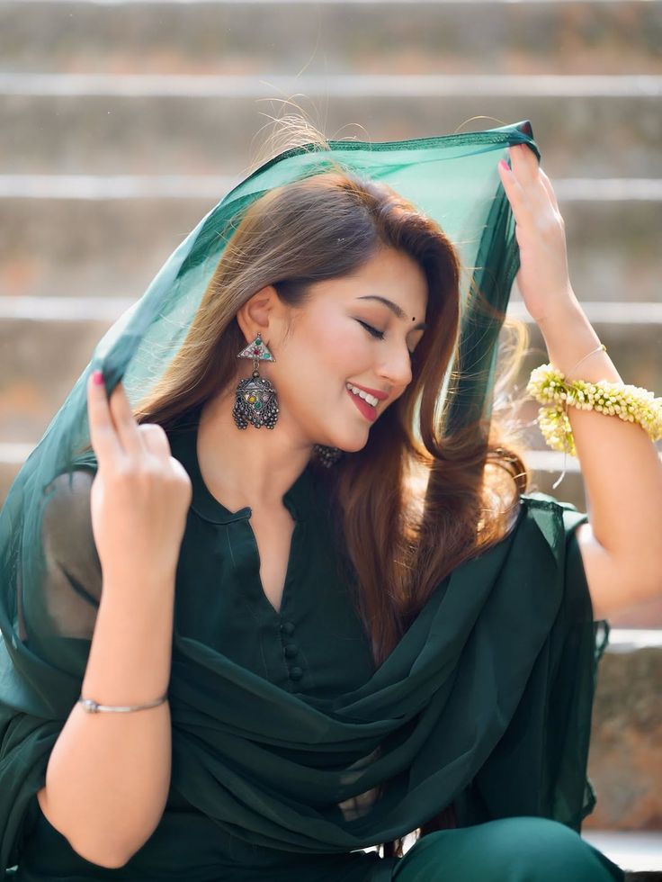 Be_4fly's tweet photo. یوں کِس طرح کٹے گا کڑی دھوپ کا سفر
سر پر خیالِ یار کی چادر ہی لے چلیں

𝐆ᴏ፝֟᷍ᴏძ  ƞı⃕͜ɢht ᥫ᭡🤍

#قومی_زبان https://t.co/fClG1ZuRXS
