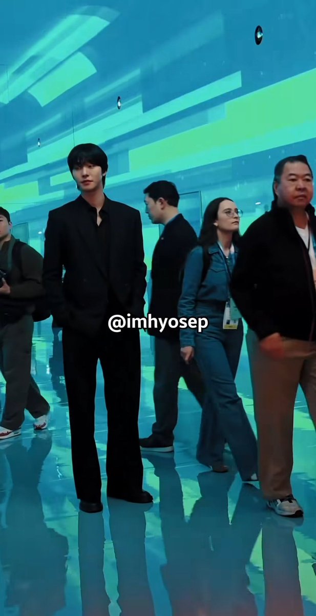 아우라에 압살되는 기분이 이런거군요 네네
아웃핏 진짜 unreal surreal 임 ㅋㅋㅋ
#ahnhyoseop #안효섭