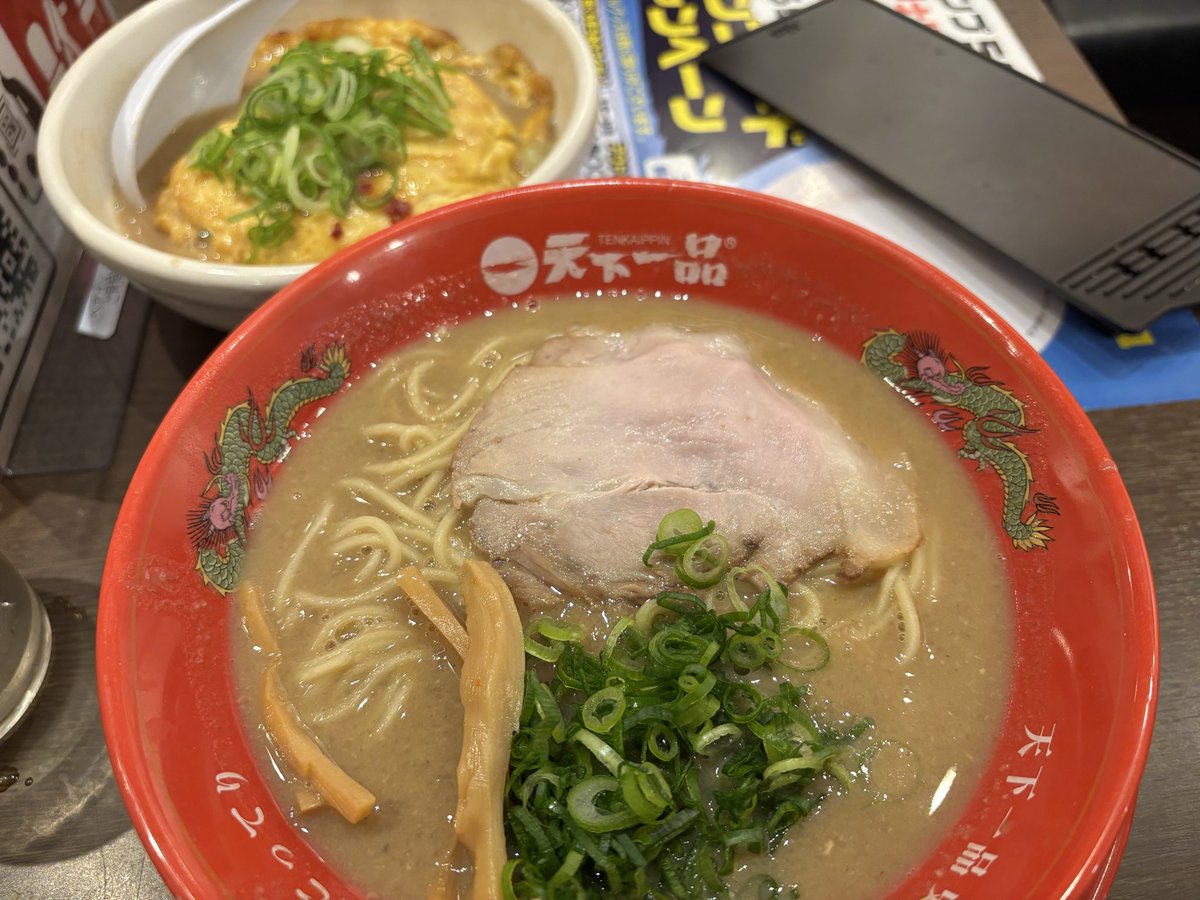 64〜67杯目
#あきら 神楽坂店
濃厚屋台ラーメンセット 税込¥1408
ライス,餃子5個

麺達 #うま家 高田馬場店
濃厚ラーメン+味玉 ¥890

#ひごもんず 三鷹店
ラーメン ¥850

#天下一品 渋谷店
こってりMAX ¥1210+天津飯¥570

以上2026年は67杯くらいでした！
#今週のラーメン上甲
#今週のラーメン上甲2025