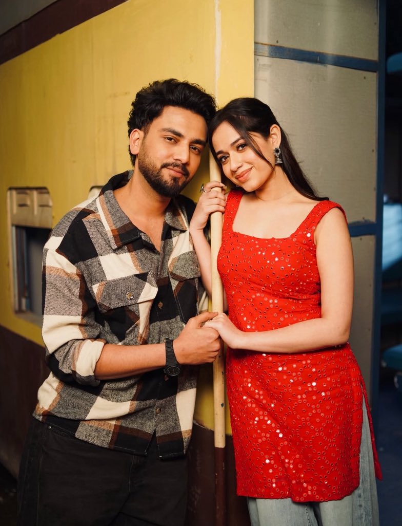 Fans can’t get enough of #ElvishYadav and #JannatZubair’s new pairing.😍

#Trending